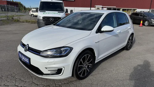 VOLKSWAGEN GOLF 12 GARANTI /Activ Info /SKINN/ACC/R.KAMERA/DAB+/EU-2028