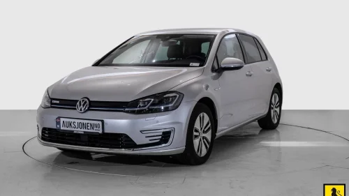 VOLKSWAGEN GOLF SKINN KAMERA ACC DIGTAKT DISPLAY VARMEPUMPE