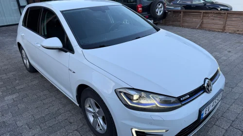 VOLKSWAGEN GOLF Meget fin//300km
