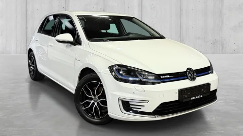 VOLKSWAGEN GOLF E-GOLF 300WLTP/Navi/ACC/R.Kam/Varmer/Stoff/DAB/Carplay