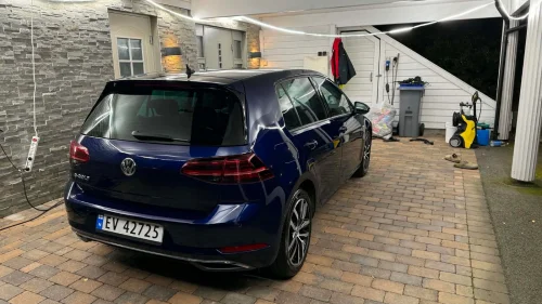 VOLKSWAGEN GOLF