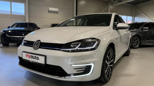 VOLKSWAGEN GOLF Skinn/R-kamera/Varmepumpe/Adaptiv Cruise/ DAB+