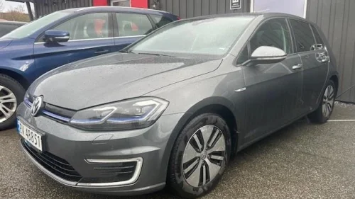 VOLKSWAGEN GOLF E