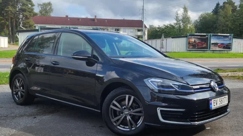 VOLKSWAGEN GOLF Active Info|Skinn|R.kam|Cruise|Navi|1-Eier|Lav km !!!
