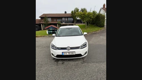 VOLKSWAGEN GOLF Dynaudio | Skinn | Actice Info| Dynamiske lys | 17"+16"