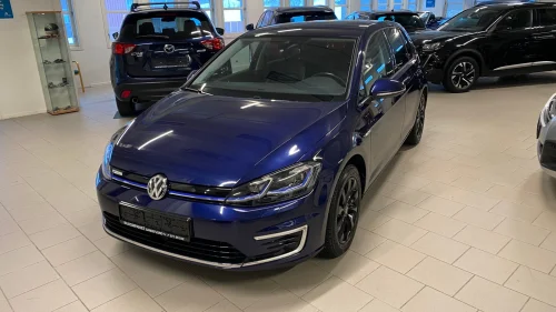 VOLKSWAGEN GOLF Exclusive . ACC/SKINN/AID/KAM/V-PUMPE/LED/DYNAUDIO++