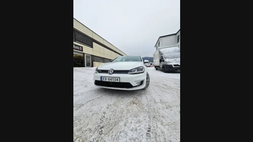 VOLKSWAGEN GOLF E-Golf