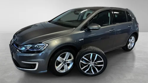 VOLKSWAGEN GOLF 35kWh Keyless Navi ACC Mørke ruter R.Kam LED++