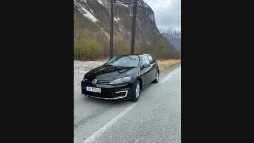 VOLKSWAGEN GOLF e-Golf* 300KM* ActiveInfo Display* 136HK* ACC*