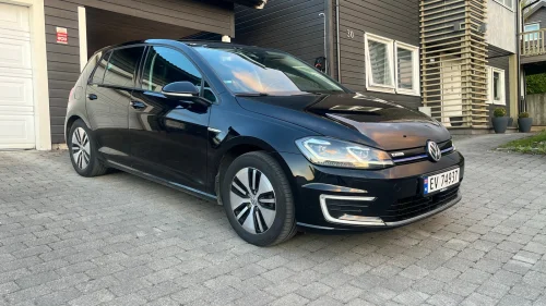 VOLKSWAGEN GOLF E-GOLF 300km /SKINN / ACC /KAMERA