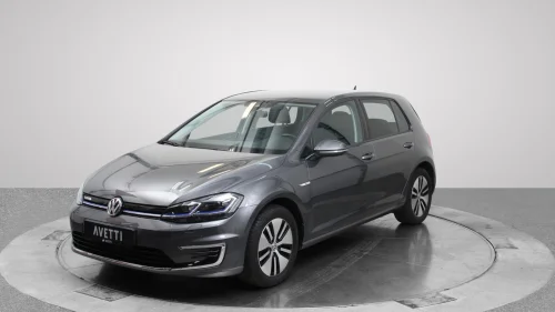 VOLKSWAGEN GOLF E-Golf Skinnseter AID R.Kamera ACC Navi Dab+ Lav km!