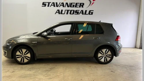 VOLKSWAGEN GOLF EL/300 KM/NORSK/LAV KM/KAMERA/NAVI/DAB/EU06.27+++