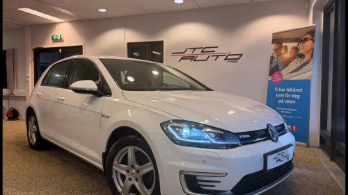 VOLKSWAGEN GOLF E GOLF / ACC / LED / CARPLAY / 230KM WLTP