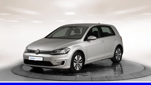 VOLKSWAGEN GOLF 136 hk - LED, ACC, Navi