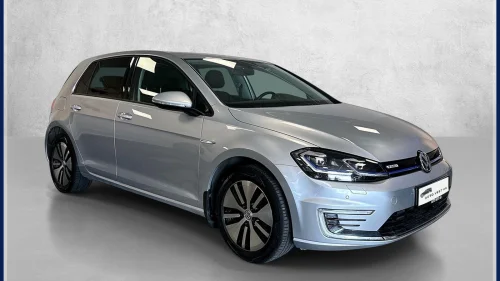 VOLKSWAGEN GOLF 136HK KAMERA DAB KEY LESS KAMERA 300KM