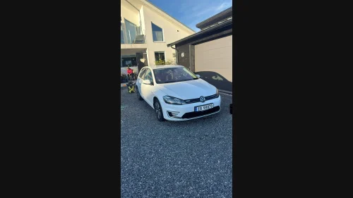 VOLKSWAGEN GOLF Au