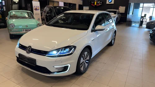 VOLKSWAGEN GOLF Info Display/ DAB/ Navi/ Kamera/V.Pumpe/ NY EU/ EN EIER