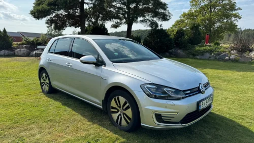 VOLKSWAGEN GOLF (K)