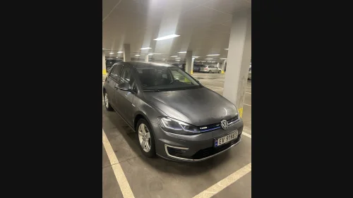 VOLKSWAGEN GOLF AU