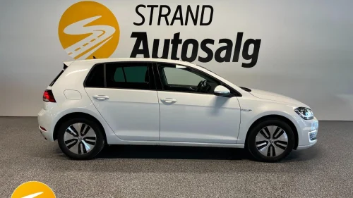 VOLKSWAGEN GOLF e-Golf 100kW 136hk Norsk Ryggekam DynAudio ActiveInfo