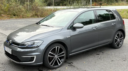 VOLKSWAGEN GOLF Exclusive. Skinn, adaptiv, keyless, ryggekamera