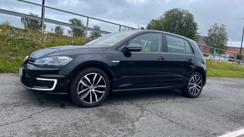 VOLKSWAGEN GOLF Topp utstyrt: Dynaudio, Active info, Keyless acc, skinn