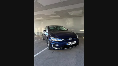 VOLKSWAGEN GOLF E-golf / Skinn / Virtual Cockpit / Dynaudio / ACC