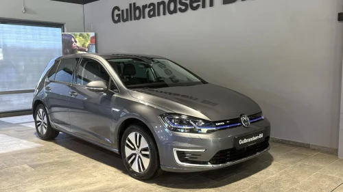 VOLKSWAGEN GOLF 300Km/Exclusive/ACC/Skinn/Kamera/Navi/Keyless/++