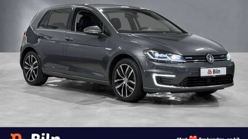 VOLKSWAGEN GOLF e-Golf Exclusive /Skinn/Act.info/R.kam/Keyless/Garanti!