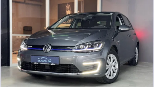 VOLKSWAGEN GOLF -Active info display-Keyless-Blindsone varsler