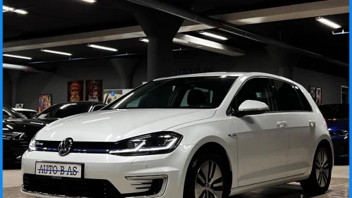 VOLKSWAGEN GOLF Exclusive - Skinn - VirtualDisplay - ACC - DynAudio