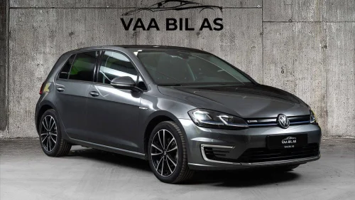 VOLKSWAGEN GOLF 300km / Skinn / ACC / V.Pumpe / R.kamera / LED++