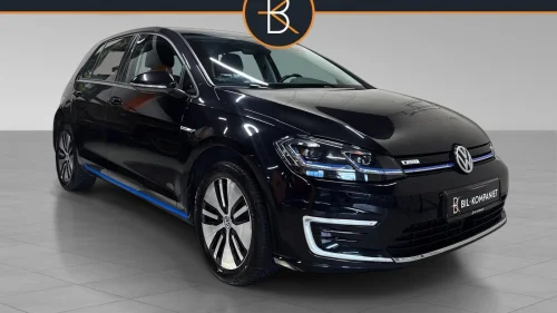 VOLKSWAGEN GOLF | 300 km | Kamera | Adaptiv Cruise | EU 8-2027 | LED |