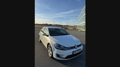 VOLKSWAGEN GOLF eGolf Exclusive (K), 300km