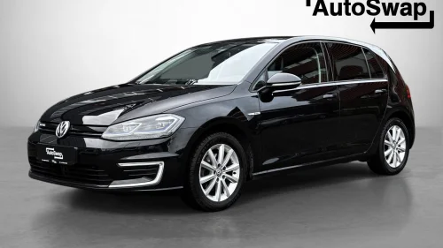 VOLKSWAGEN GOLF 300km (NEDC) Exclusive. Skinn/ACC/Led/Kamera/S+V/EUOK