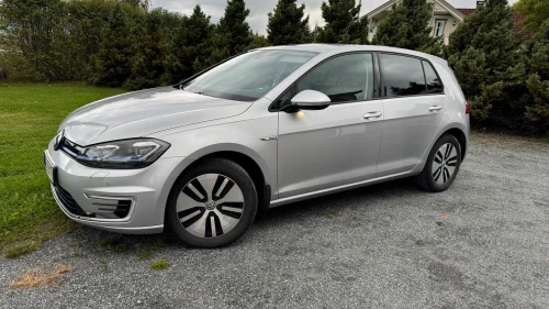 VOLKSWAGEN GOLF Exclusive m/Skinn/ACC/Keyless/Kamera++ Lav KM!