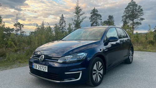 VOLKSWAGEN GOLF Exclusive/Skinn/Kam/Navi/AdaptivCruise/Keyless