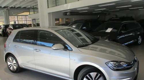 VOLKSWAGEN GOLF E-golf 136 hk *