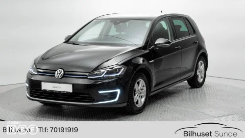 VOLKSWAGEN GOLF 136hk Exclusive,Skinn,ACC,R.Kam,Carplay++