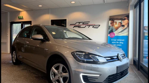 VOLKSWAGEN GOLF 231km / 2020 Modell / R.kamera / Keyless