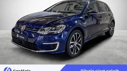 VOLKSWAGEN GOLF Exclusive 300km / Active info/ Skinn/ V.Pumpe/ R.Kam