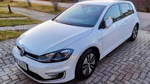 VOLKSWAGEN GOLF 136hk