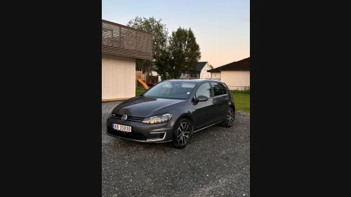VOLKSWAGEN GOLF E-Golf Exclusive