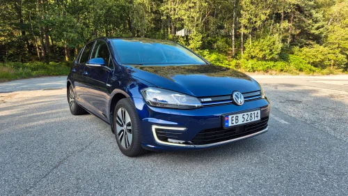 VOLKSWAGEN GOLF Exclusive | Keyless | Skinn | DynAudio| Navi | Kamera