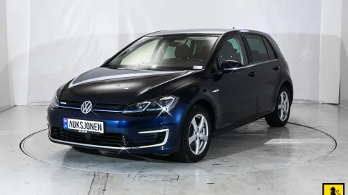 VOLKSWAGEN GOLF 136HK ADAPTIV CRUISE NAVIGASJON VARMEPUMPE LED