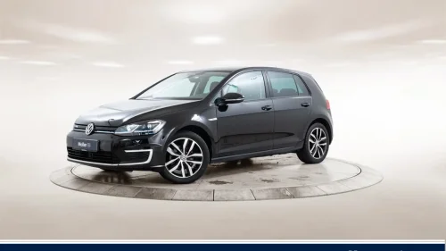 VOLKSWAGEN GOLF 136hk Exclusive - R.Kam, Skinn, Sp.Seter, LED