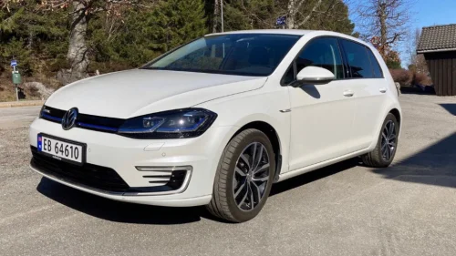 VOLKSWAGEN GOLF E-Golf Final Edition