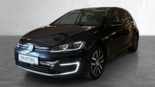 VOLKSWAGEN GOLF EXCLUSIVE|ACTIVE INFO|KEYLESS|KAMERA|ACC|DAB|NAVI|BT