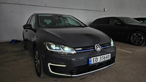 VOLKSWAGEN GOLF