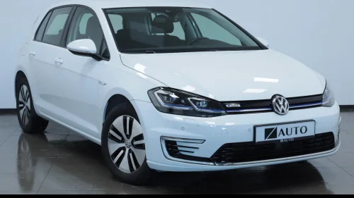 VOLKSWAGEN GOLF 100KW 300KM/1EIER/ACC/NAVI/KAMERA/PDC/LED/DAB/LAV KM